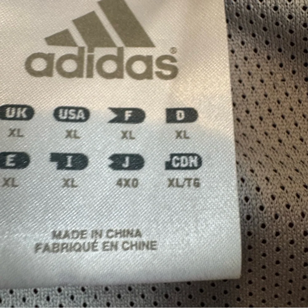 Adidas Men’s Maroon Windbreaker Jacket Lightweight Athletic Style Size XL